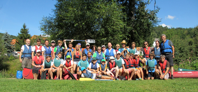 Hockey meets Wasser - die Knaben A des 1. Hanauer THC machten eine Kanufahrt